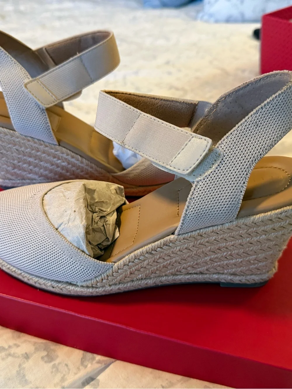 Kelly & Katie Beige/Natural Espadrille Wedge Sandals 9.5